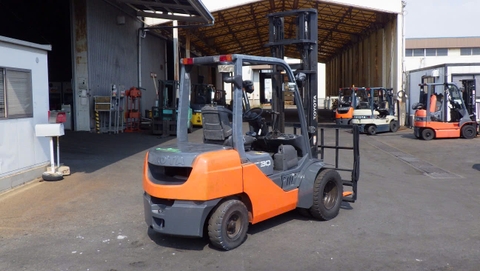 Xe nâng dầu 3 tấn TOYOTA 52-8FD30 động cơ 3Z kim cơ nâng cao 4.5m gật gù lốp kép đời 2014 - 36338