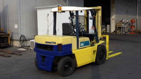 Xe nâng dầu cũ 3.5 tấn KOMATSU FD35-5 Số Tự Động (Lướt 3.187 Giờ)