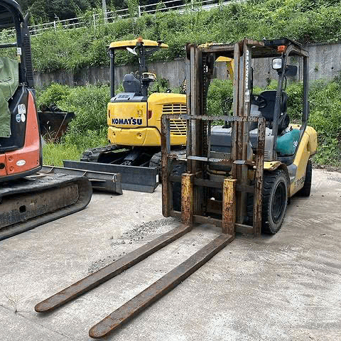 Xe nâng dầu cũ 3 tấn KOMATSU FD30C-15 số sàn dịch giá càng dài 1.81m đời 2005 - 583217