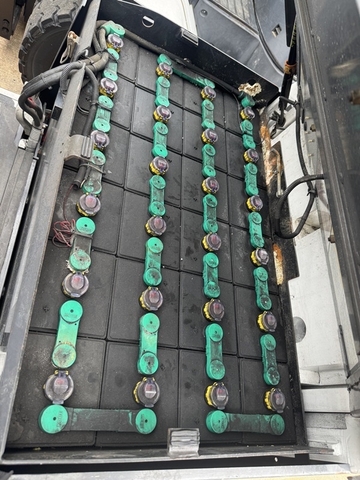 Xe nâng điện cũ ngồi lái 1.5 tấn TCM FB15-8 Đời 2014 (Giá Rẻ)
