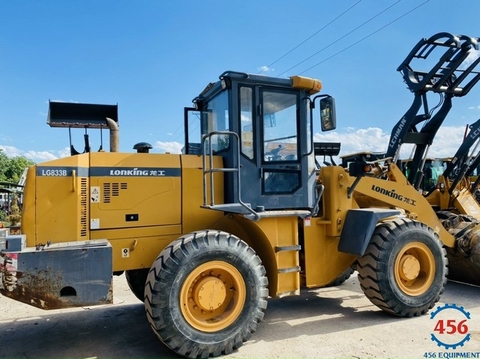 Xúc lật cũ gầu 1,7 m3 giá rẻ Lonking 833B. Xe Hoạt động tốt