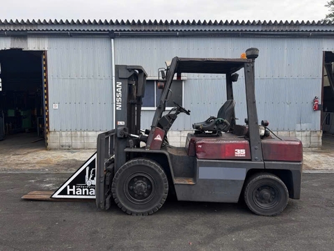 Xe nâng dầu cũ 3.5 tấn NISSAN WF03 Số Tự Động (Dịch Giá - Máy TD42)