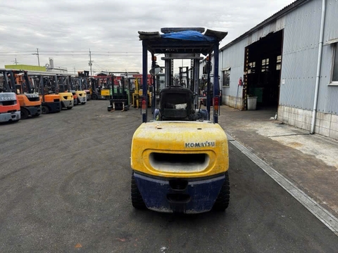 Xe nâng dầu 3 tấn KOMATSU FD30C Số Sàn (Nâng 4m - Nhật Bãi)