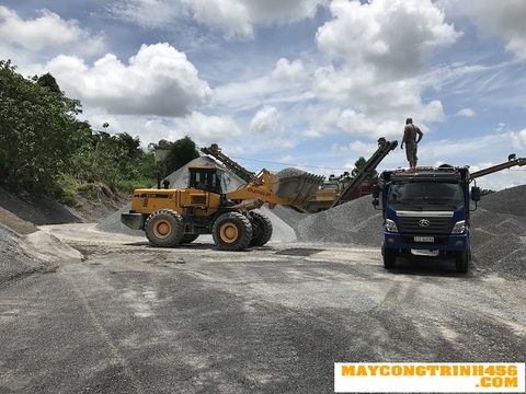 Cho thuê máy xúc lật gầu 3 m3