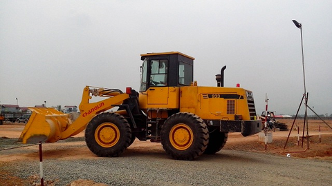 Cho thuê xúc lật gầu 1,7 m3