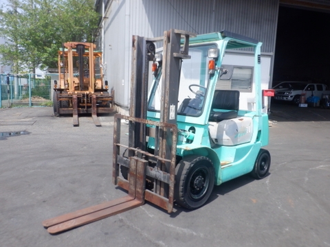 XE NÂNG MITSUBISHI FD20 F18B-10059  LH:096.235.1368