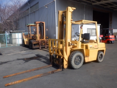 XE NÂNG DẦU NISSAN  WF03A35 001306  LH:096.235.1368