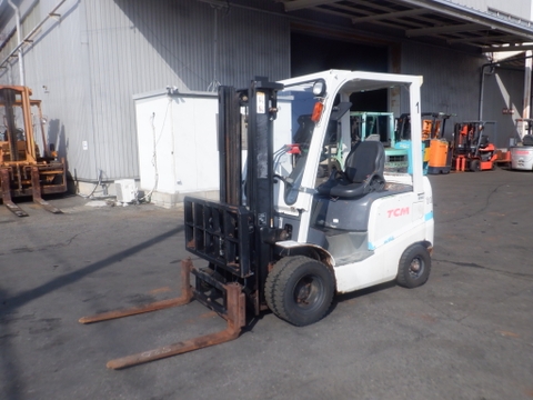 XE NÂNG DẦU TCM FHD18T3 0J901569  LH:096.235.1368