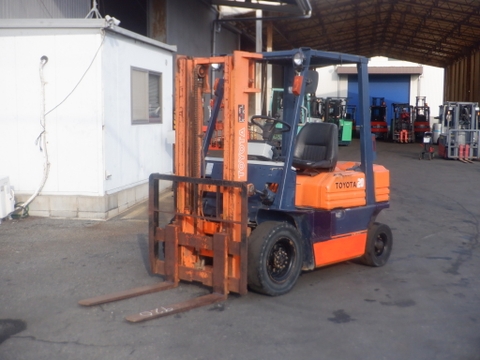 XE NÂNG DẦU TOYOTA 5FD20 44741  LH:096.235.1368