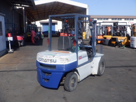 XE NÂNG DẦU KOMATSU FD25-11 340572