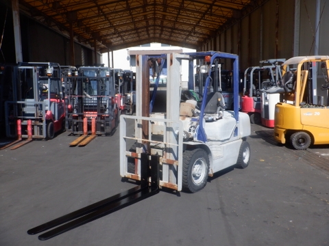 Xe nâng Komatsu FD25C-14 sức nâng 2,5 tấn số sàn nhập Nhật giá Giá cực tốt