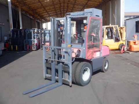 xe nâng 3 tấn số sàn, lốp kép NISSAN FGJ02M30 nhập Nhật siêu đẹp