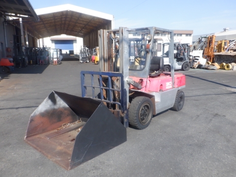 XE NÂNG DẦU NISSAN FGJ02A30 111005