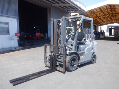 Xe nâng 2,5 tấn NISSAN Y1F2A25 Y1F2-005725