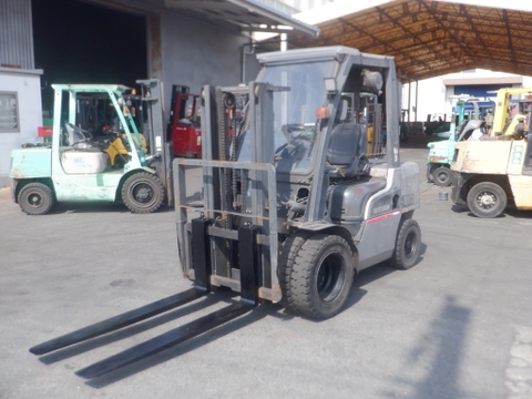 Xe nâng 3 tấn NISSAN số tự động nhập Nhật giá rẻ