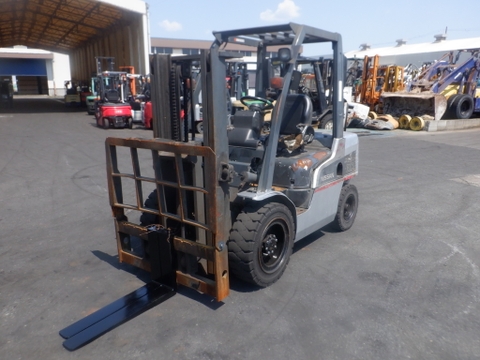 Xe nâng 3 tấn NISSAN NYG1F2A30 Nhật bãi số tự động, gật gù