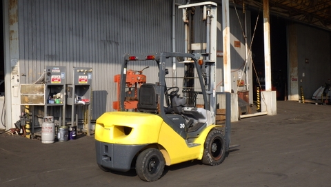 Xe nâng dầu cũ 3 tấn KOMATSU FD30T-17 Đời 2015 (Nâng 5m - Dịch Càng)