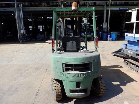 Xe nâng dầu 2 tấn Mitsubishi FD20 - Số khung F18B-5105 (Cao 4m, dịch giá)