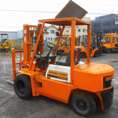 Xe nâng dầu 2.5 tấn KOMATSU FD25-10 số sàn cũ Nhật bãi gật gù lốp kép - 226335