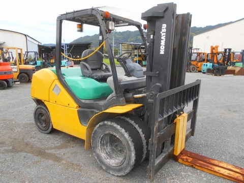 Xe nâng dầu cũ 4.5 tấn KOMATSU FD45T-10 số tự động động cơ SAA4D95LE lốp kép nâng cao 3m đời 2009 - 134392