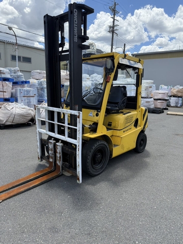 Xe nâng dầu 2,5 tấn SUMITOMO 11-FD25PAXI98D số tự động dịch giá sản xuất 2011