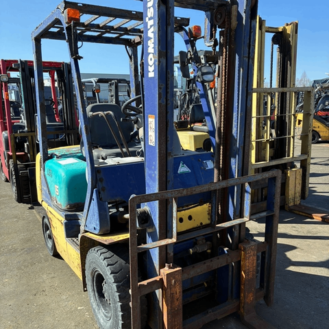 Xe nâng dầu cũ 1.5 tấn KOMATSU FD15T-16 Số Tự Động Đời 2000 (Lướt 3.511 Giờ)