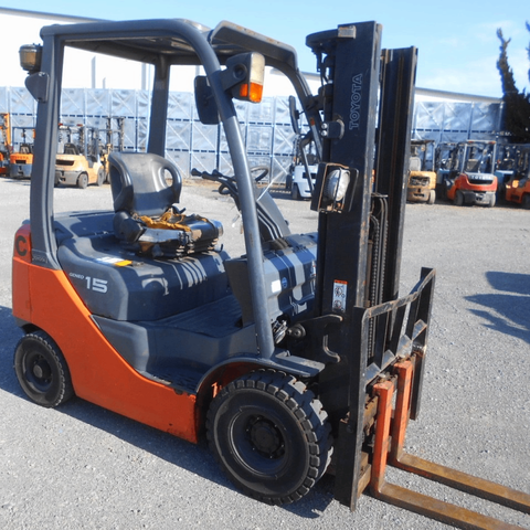 Xe nâng dầu 1.5 tấn TOYOTA 02-8FD15 Đời 2011 (Chui Container - Dịch Giá - Gật Gù)