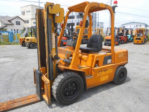 Xe nâng dầu 3 tấn NISSAN FGJ02M30 số sàn cũ Nhật bãi nâng cao 3m - 300030