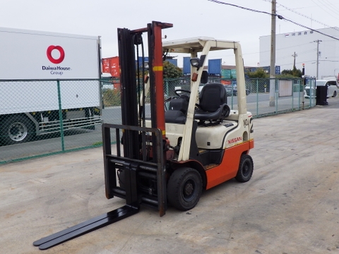Xe nâng 1,5 tấn Nhật bãi NISSAN F1F1A15  tháp cao, dịch càng đời cao