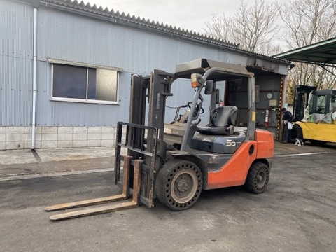 Xe nâng dầu 3 tấn TOYOTA 8FD30 số sàn – Nhập khẩu Nhật Bản, vận hành mạnh mẽ, bền bỉ vượt trội