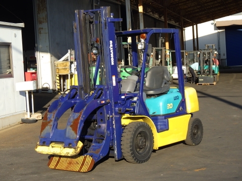 Xe nâng xăng Komatsu FG20C-12 số sàn, kẹp tròn. Xe đẹp, giá rẻ