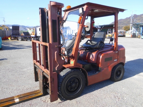 Xe nâng Nhật bãi 3 tấn TCM FD30T3 số tự động dịch càng Nhập Nhật