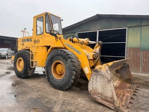 Bán máy xúc lật cũ LIUGONG ZL40B – Gầu 2,2 m³, sản xuất năm 2011, giá tốt