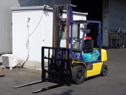 Xe nâng dầu 2 tấn Komatsu FD20T-12 số tự động, gật gù, nâng cao 4m – Nhập khẩu Nhật Bản