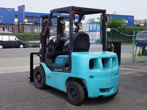 Xe nâng dầu 2,5 tấn SUMITOMO 11FD25PAXI chui container nâng cao 4,3m dịch giá đời 2014