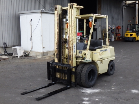 Xe nâng dầu 2,5 tấn MITSUBISHI  FD25 số sàn nâng cao 5m, giá rẻ