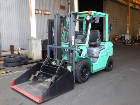 Xe nâng dầu 2 tấn MITSUBISHI KFD20T số tự động mới hoạt động 336 giờ. Xe như mới