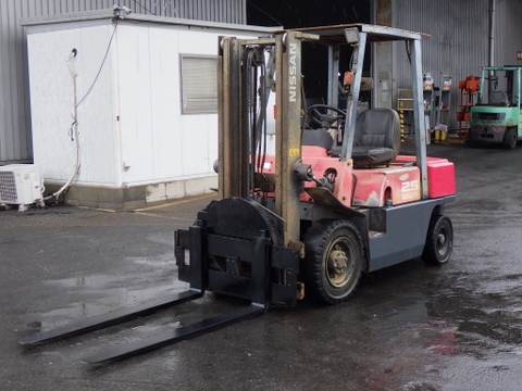 Xe nâng dầu 2,5 tấn NISSAN FJ02A25 Số tự động mâm xoay giá rẻ