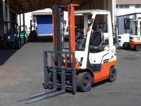 Xe nâng dầu 1,5 tấn NISSAN F1F1A15 Số tự động, dịch giá nâng cao 3,5 m đời 2011