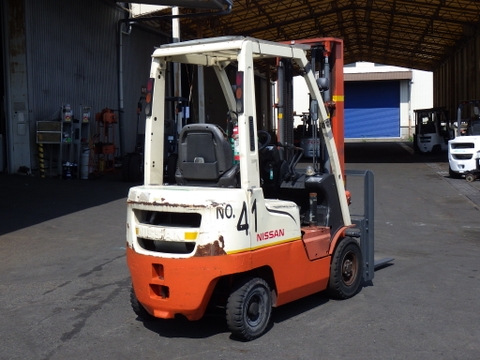 Xe nâng dầu 1,5 tấn NISSAN F1F1A15 Số tự động, dịch giá nâng cao 3,5 m đời 2011