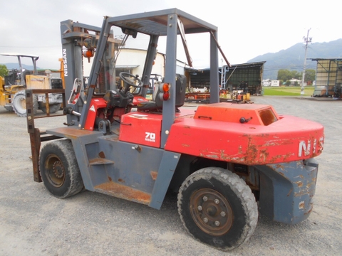 Xe nâng dầu 7 tấn NISSAN  DF05A70 sản xuất 1996. Xe chất, giá rẻ
