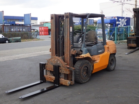 Xe nâng dầu 3,5 tấn TOYOTA 7FD35 chui container (chui công), mâm xoay, số tự động