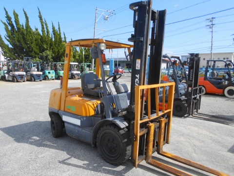 Xe nâng dầu 3 tấn TCM FD30Z5 số sàn, dịch giá nâng cao 4 m nhập Nhật
