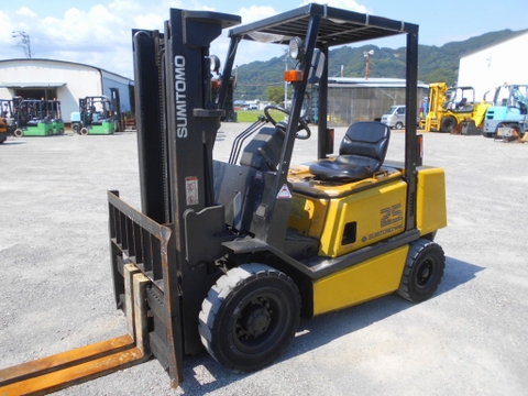 Xe nâng dầu 2,5 tấn SUMITOMO 11-FD25PVIXA số tự động, mâm xoay cực đẹp nhập Nhật