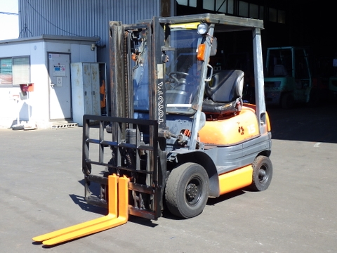 Xe nâng dầu 1,5 tấn TOYOTA 6FD15 số tự động, gật gù nhập Nhật