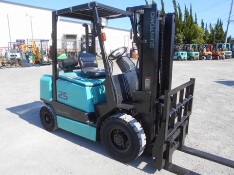 Xe nâng dầu 2,5 tấn SUMITOMO 11-FD25PVIIXA số tự động, gật gù cực đẹp nhập Nhật