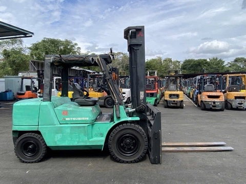 Xe nâng dầu 4,5 tấn MITSUBISHI FD45T dịch càng nâng cao 4m Nhật bãi