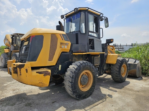 Xúc lật cũ LIUGONG 835H gầu 2,3 m3 cực đẹp. Giá tốt nhất thị trường