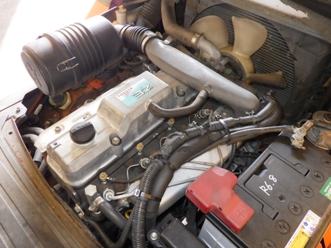 Xe nâng dầu 3 tấn TOYOTA 8FD30 số tự động, gật gù , động cơ 3Z