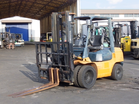 Xe nâng dầu 3 tấn TOYOTA 7FD30 số sàn, gật gù, lốp kép Giá tốt